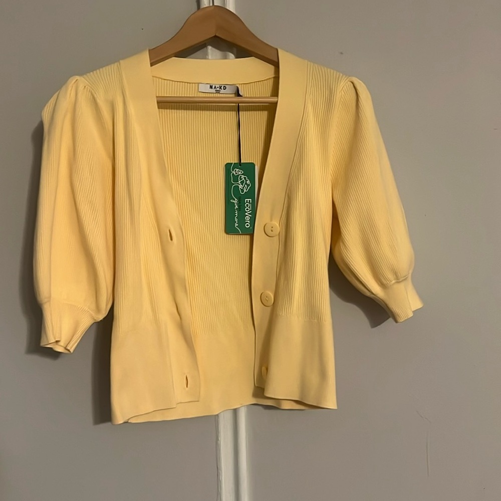 NWT Yellow puffed shoulder knitted cardigan